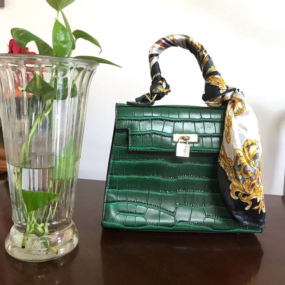 Green handbag 👜